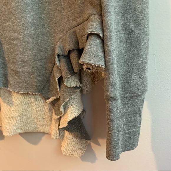 NWT Black Orchid Grey Ruffled Raw Hem Pullover Sweatshirt Size M - Picture 9 of 13